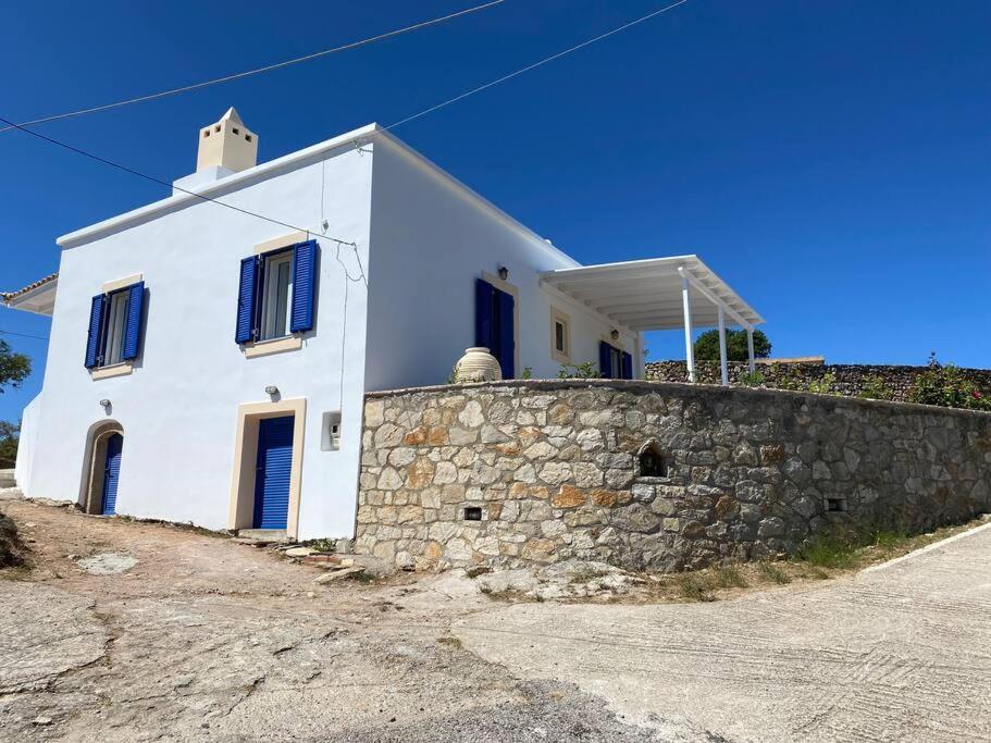 Вілла Tsipouras House Kythira Town Екстер'єр фото