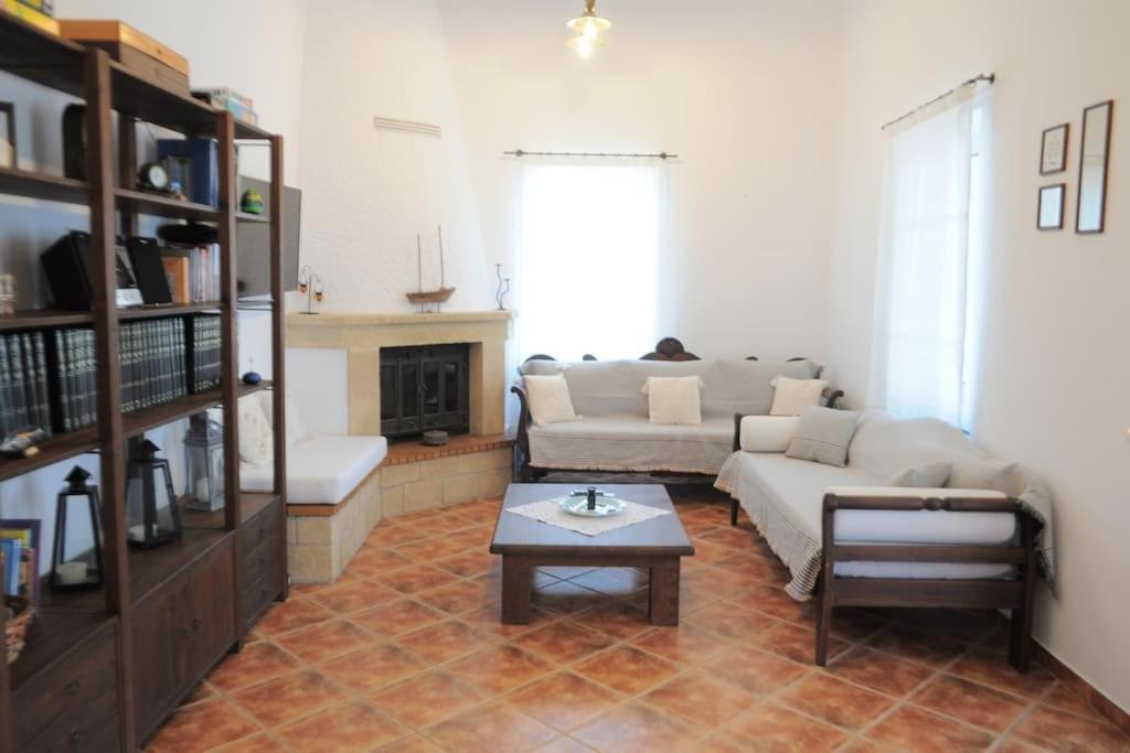 Вілла Tsipouras House Kythira Town Екстер'єр фото